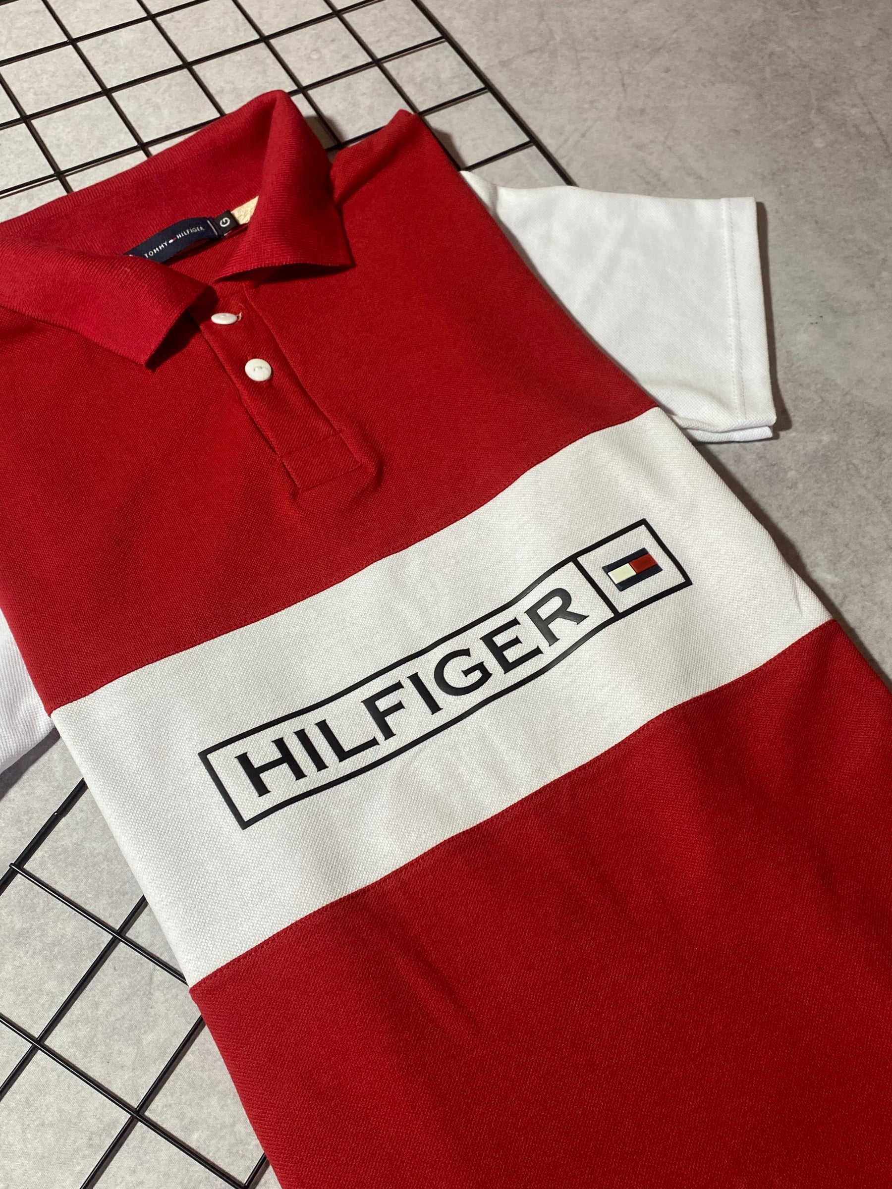 Polo Tommy Faixada Vermelha