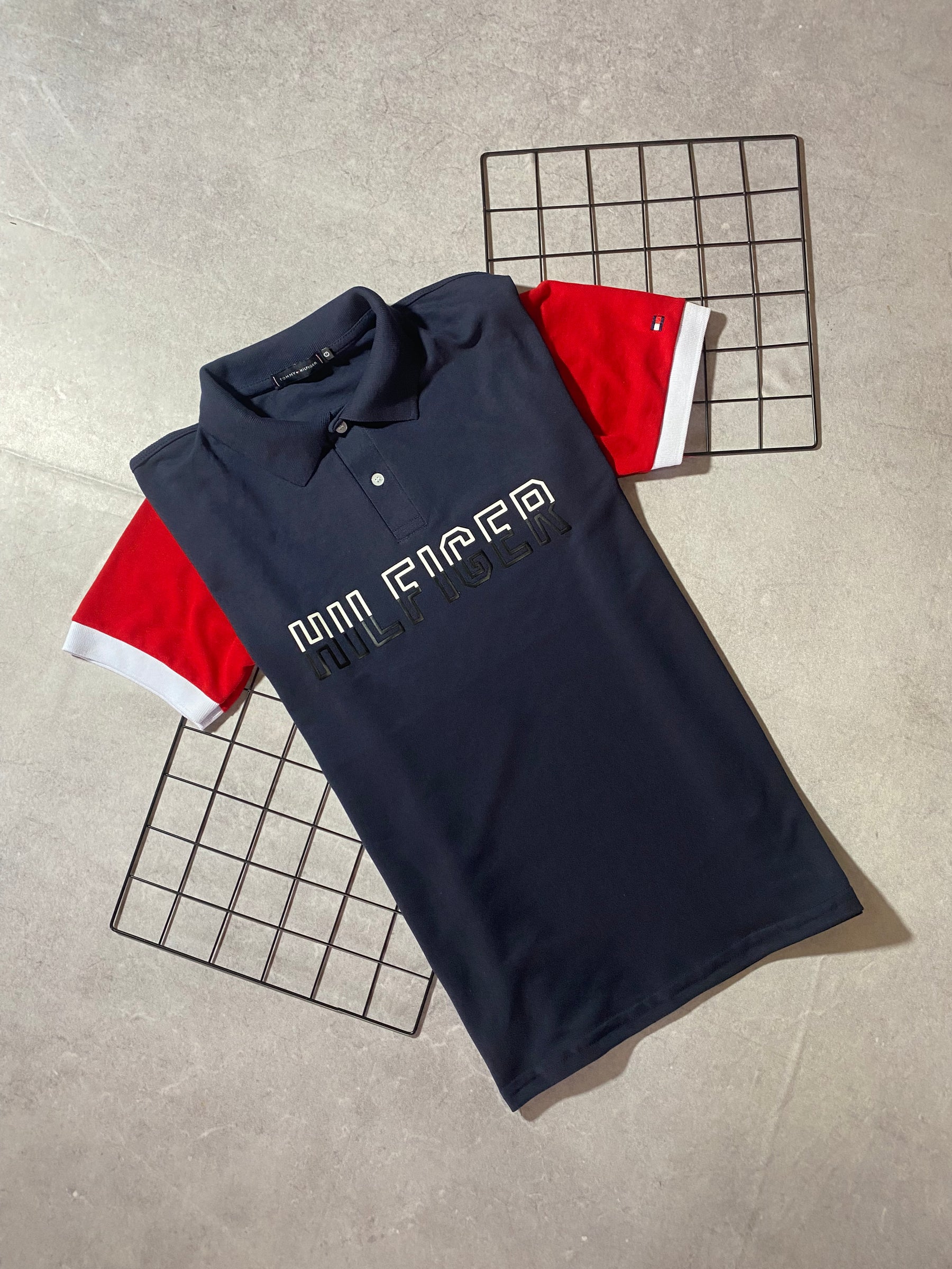 Polo Tommy Letreiro Tricolor Azul