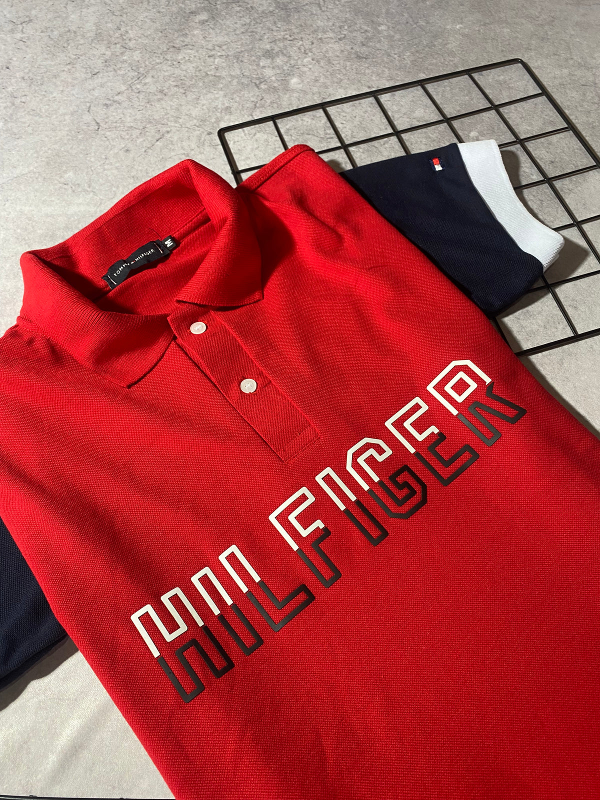 Polo Tommy Letreiro Tricolor Vermelha
