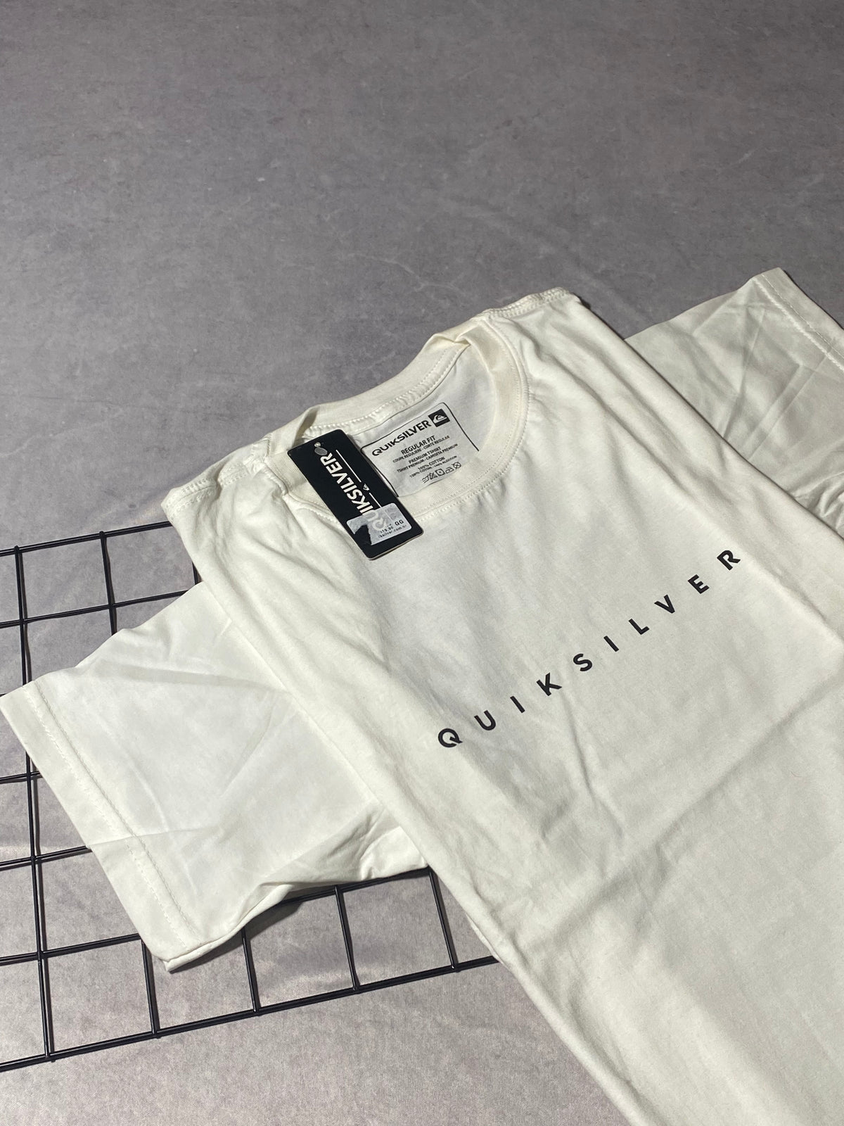 Camiseta Quiksilver Letreiro Branca