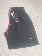 Bermuda Tommy Hilfiger Preta bordado