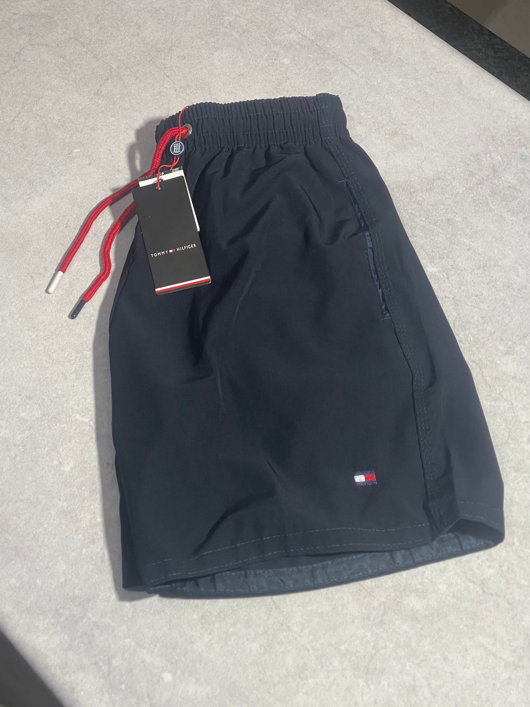 Bermuda Tommy Hilfiger Azul marinho Bordado