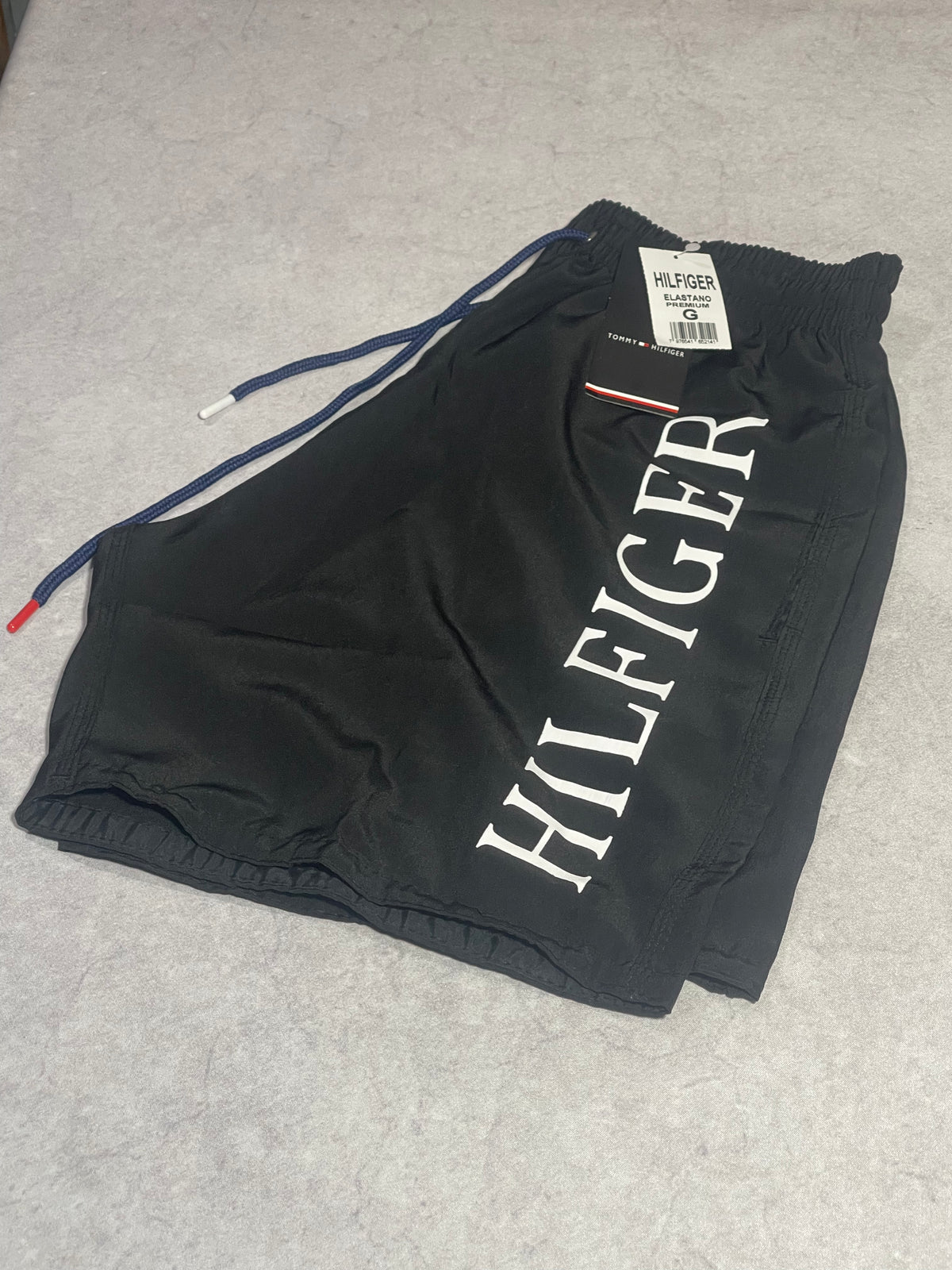 Bermuda Tommy Hilfiger Letreiro preto